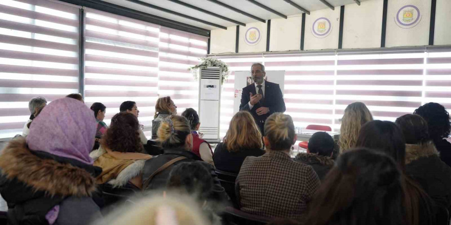 Tarsus’ta kadınlar sağlıklı yaşam konusunda bilgilendiriliyor