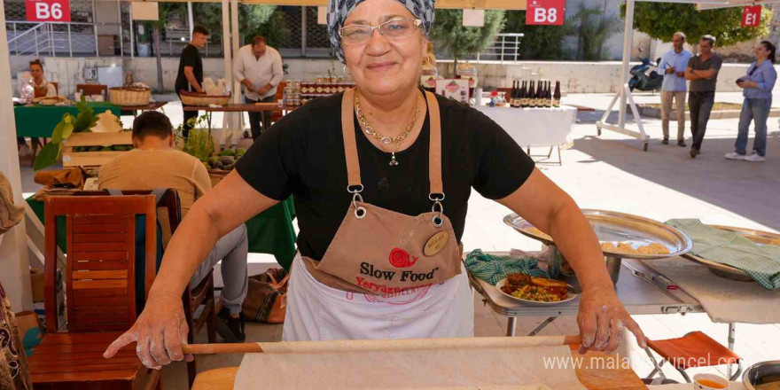 Tarsus’ta ’Slow Food Yeryüzü Pazarı’ yeni sezona ’merhaba’ dedi