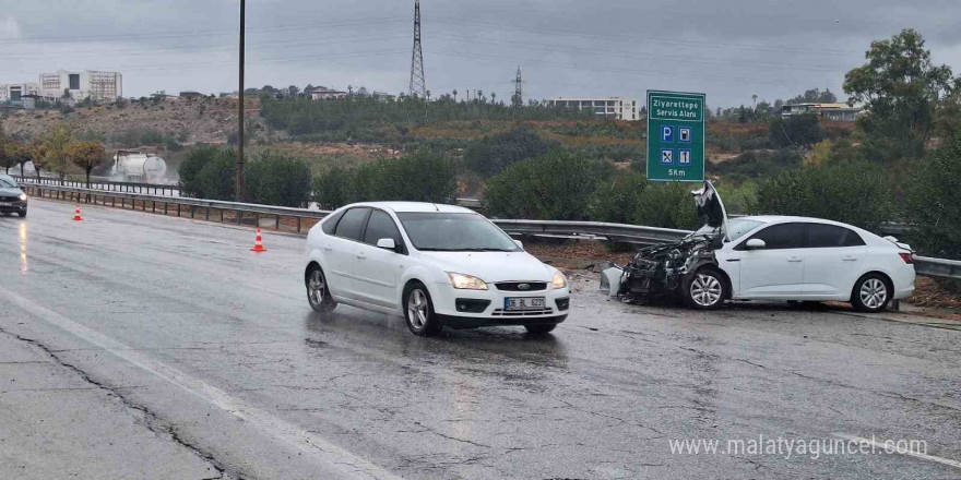 Tarsus’ta trafik kazası: 4 yaralı