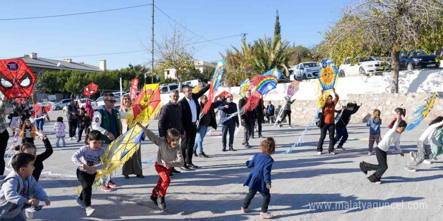 Tarsus’ta ’Uçurtma Şenliği’ renkli görüntülere sahne oldu