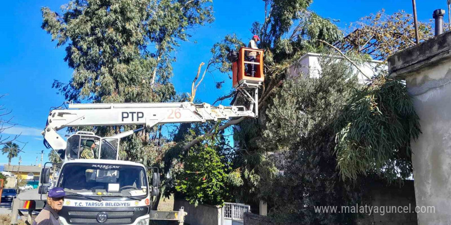 Tarsus’ta yağış sonrası yaşanan olumsuzluklar gideriliyor