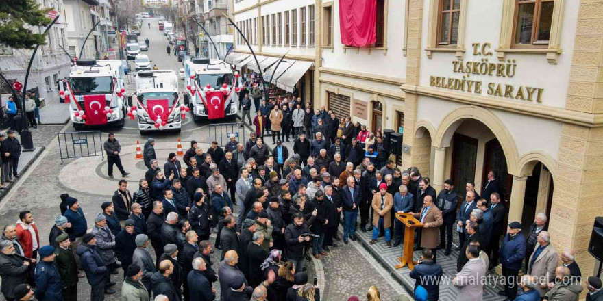 Taşköprü Belediyesine hibe edilen çöp kamyonları törenle hizmete alındı