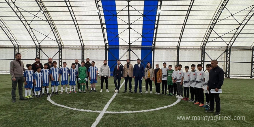 Taşlıçay’da futbol turnuvası başladı