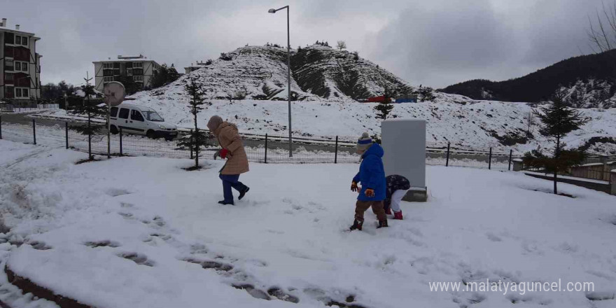 Tatili fırsat bilen çocuklar karın tadını çıkardı