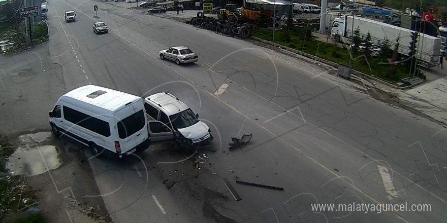 Tatvan’da KGYS kameralarına yansıyan kazalar