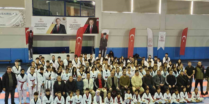 Tatvan’da Taekwondo Kuşak müsabakası düzenlendi