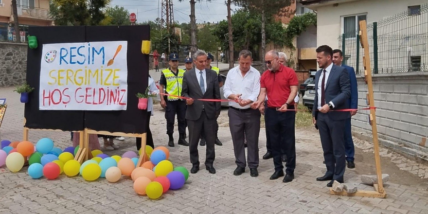 Tavşanlı Balıköy’de renkler ve sanat buluştu