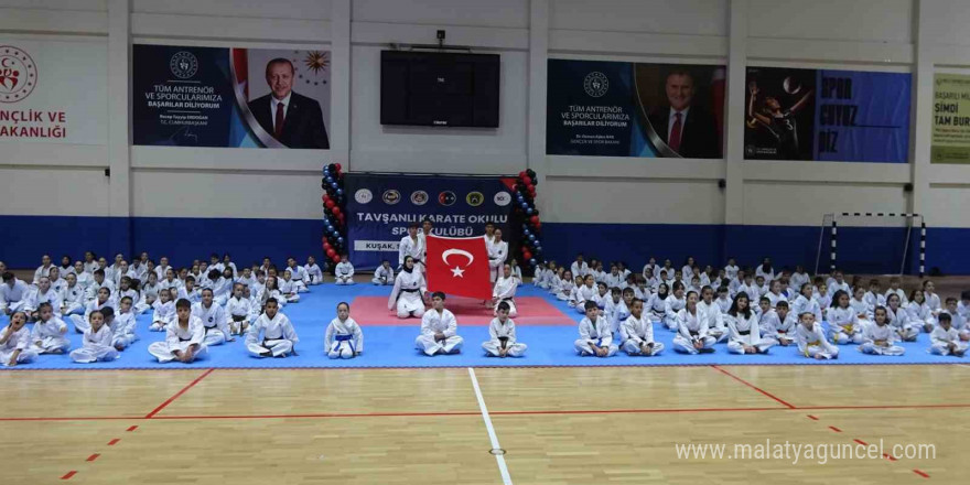 Tavşanlı Karate Okulu’nda 180 sporcuyla kuşak töreni düzenlendi