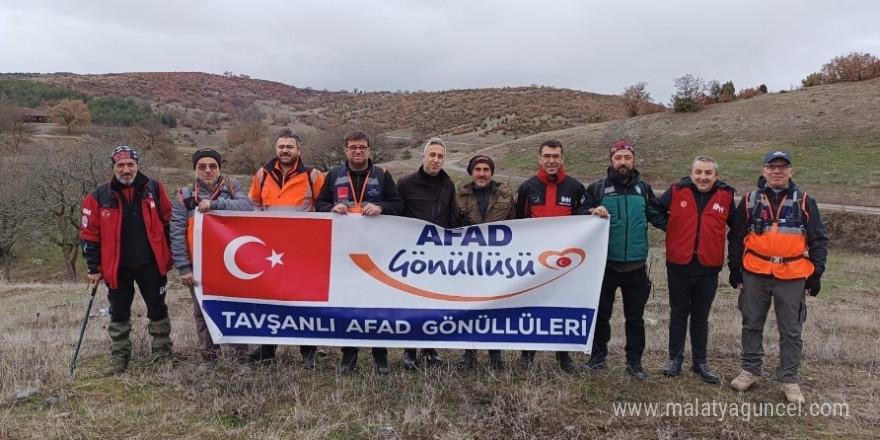 Tavşanlı’da gönüllüler ve amatör telsizciler Sarıkamış şehitlerini andı