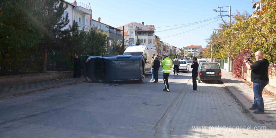 Tavşanlı’da trafik kazası: Takla atan araçta burnu bile kanamadı