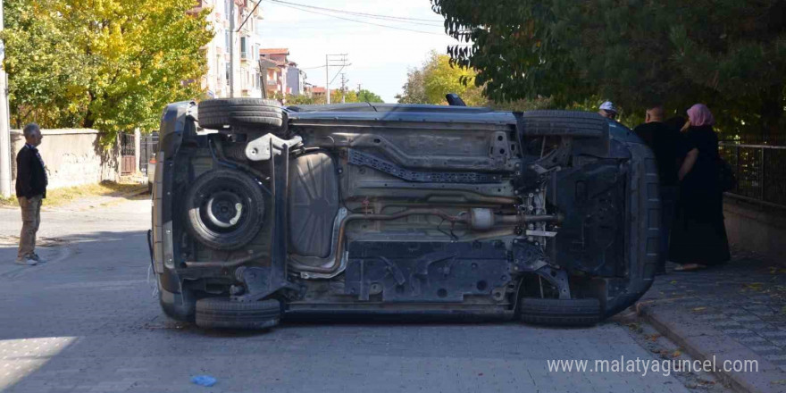 Tavşanlı’da trafik kazası: Takla atan araçta burnu bile kanamadı