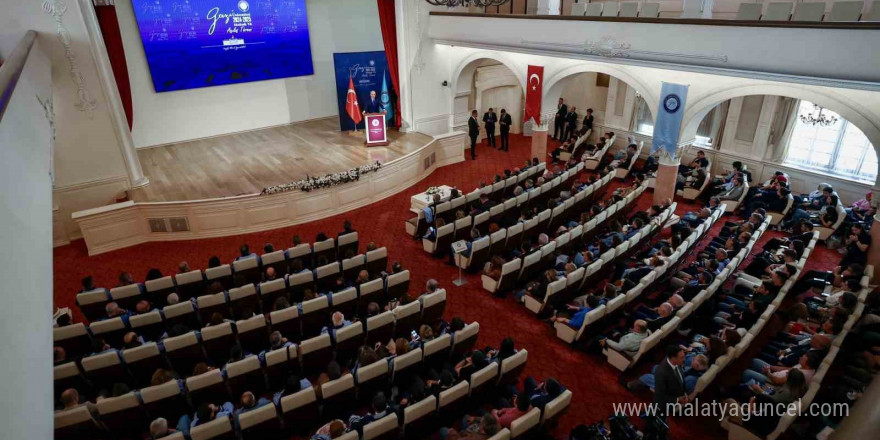 TBMM Başkanı Kurtulmuş: 'Mesele herkesin tartışmanın bir parçası olduğu ve ortaklaşa mutabakatın ortaya çıktığı bir anayasa yapım sürecinin gerçekleşmesidir'