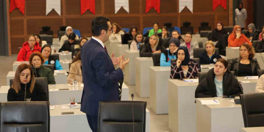 Tekden Hastanesi, Pamukkale Belediyesinin kadın çalışanlarını bilgilendirdi