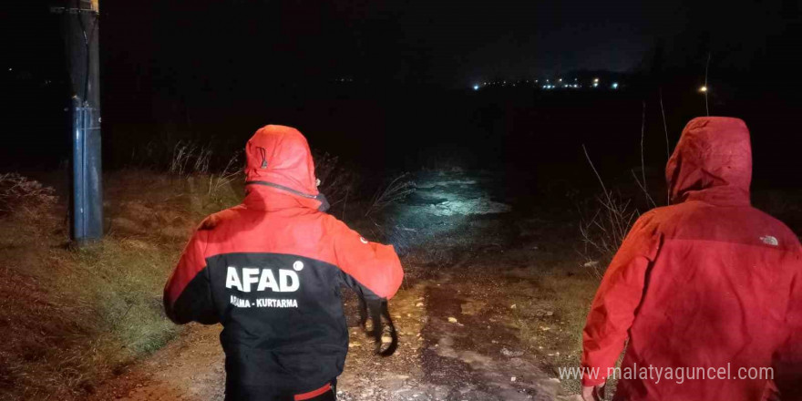 Tekirdağ’da aralıksız yağan sağanak ulaşımı durma noktasına getirdi