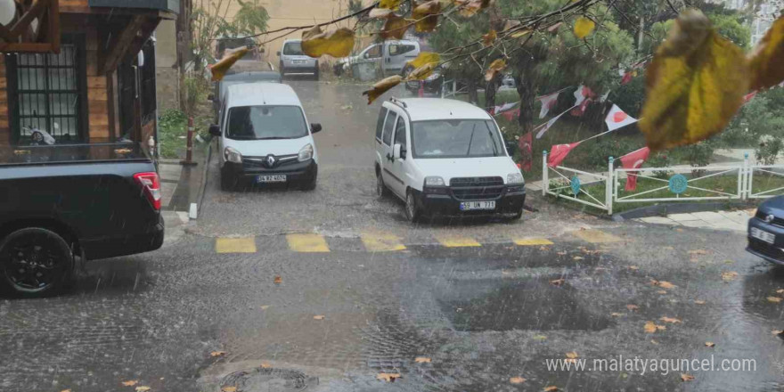 Tekirdağ’da fırtına ve şiddetli yağış hayatı felç etti