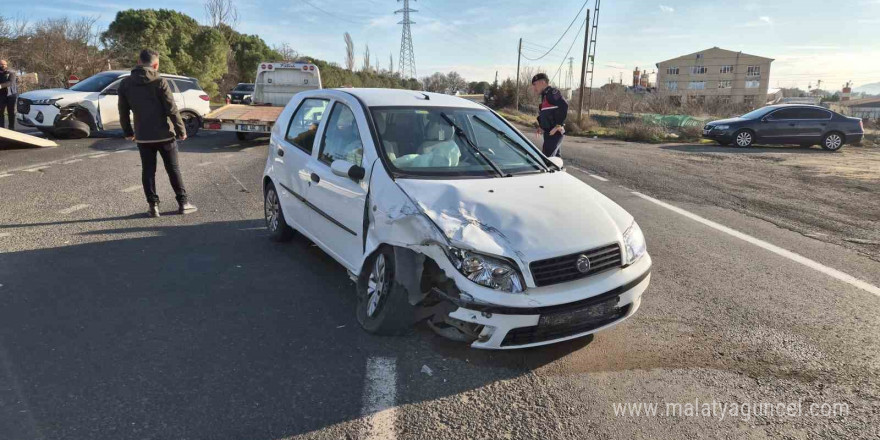 Tekirdağ’da iki aracın karıştığı kazada 6 kişi yaralandı