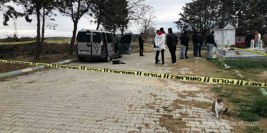 Tekirdağ’da iki kuzen mezarlıkta park halindeki araçta ölü bulundu