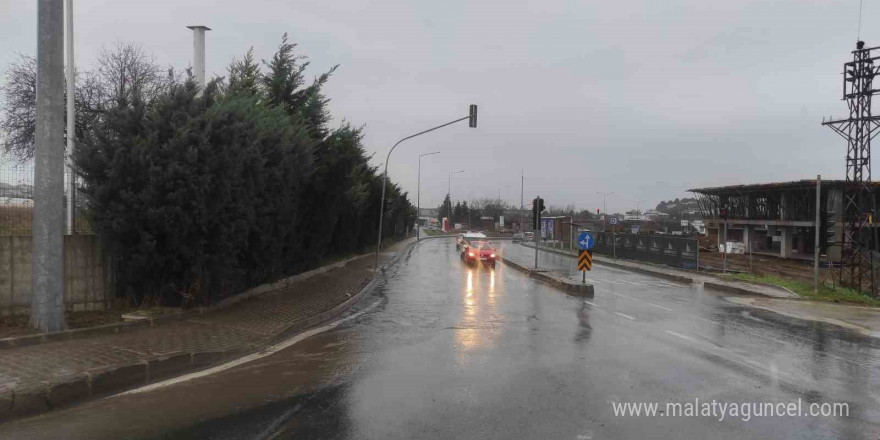 Tekirdağ’da sağanak yağış etkili oldu