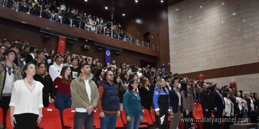 Tekirdağ’da üniversitelilere kadına yönelik şiddetle mücadele eğitimi verildi