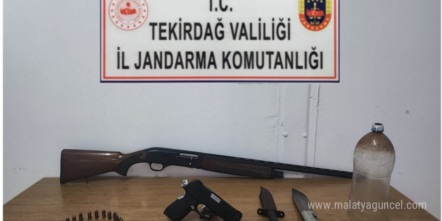 Tekirdağ’da uyuşturucu ve silah operasyonlarında çok sayıda malzeme ele geçirildi