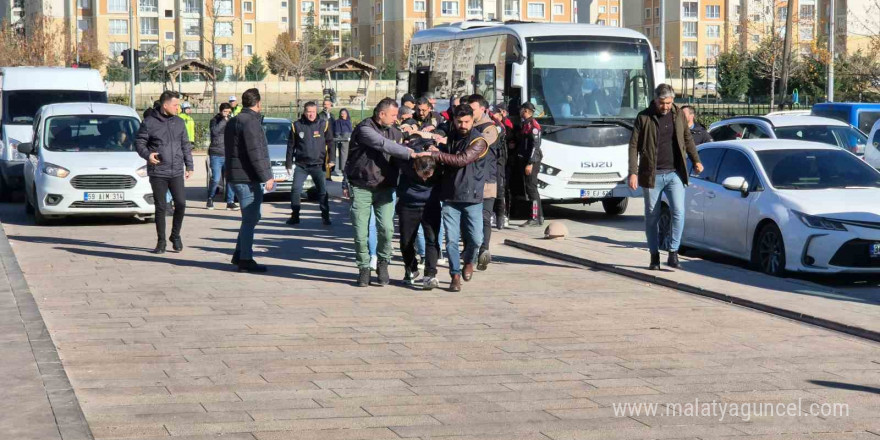 Teknik direktör cinayetinde 13 zanlı adliyede