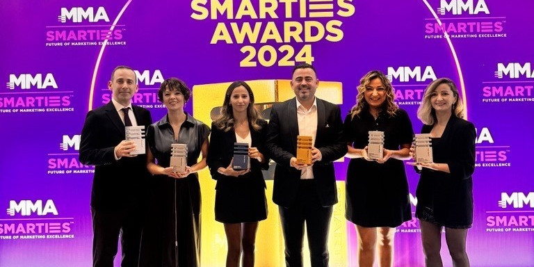 Teknosa Smarties Awards Türkiye’de ‘Yılın Markası’ seçildi