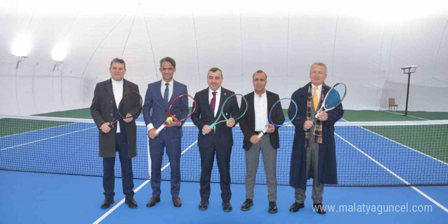 Tenis kortları Çaycuma’da hizmete girdi