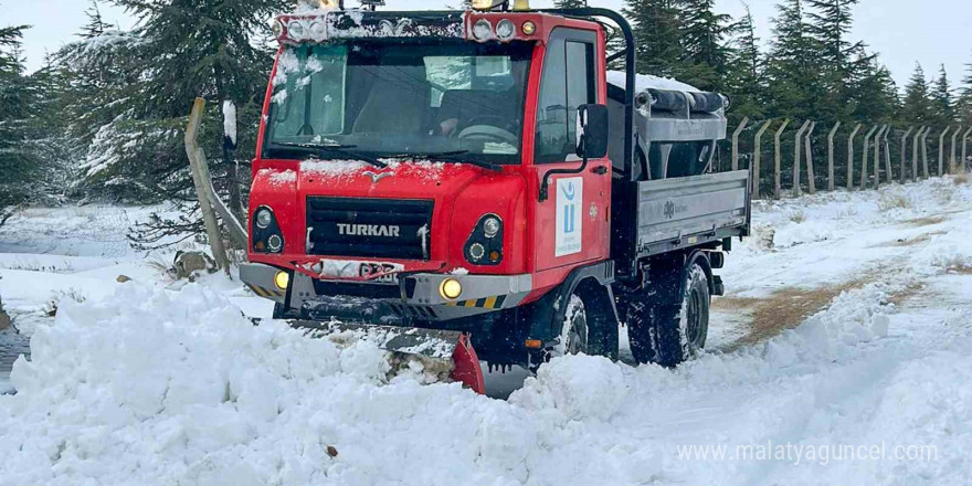 Tepebaşı’nda kar yağışına hızlı müdahale