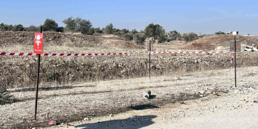 Terör örgütü PKK/YPG’nin Tel Rıfat’ta yollara döşediği bombalar temizleniyor