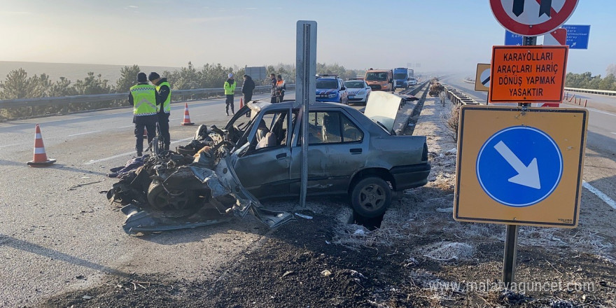 Ters yöne giren otomobil tırla çarpıştı: 1 ölü, 1 yaralı