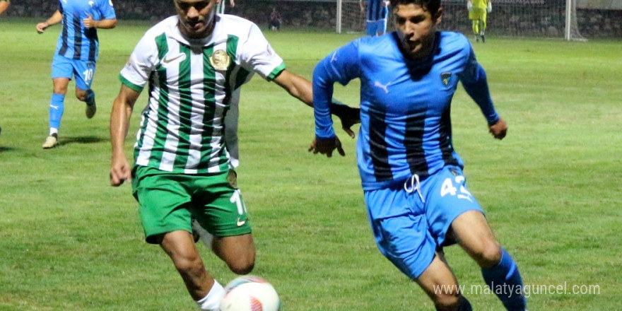 TFF 2. Lig: Karacabey Belediyespor: 1 - Serik Belediyespor: 2