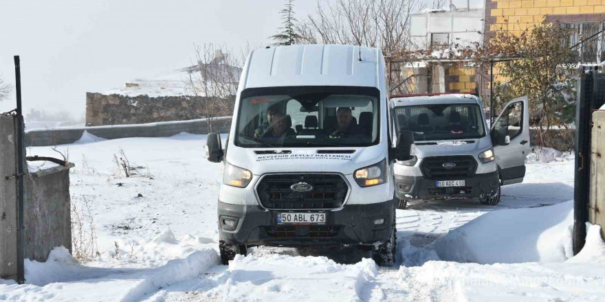 Tipide evinde mahsur kalan diyaliz hastasının yardımına İl Özel İdaresi ekipleri yetişti