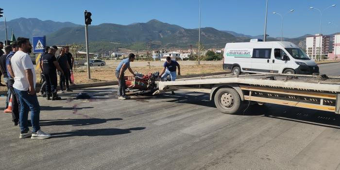 Tırla çarpışan motosikletin sürücüsü hayatını kaybetti