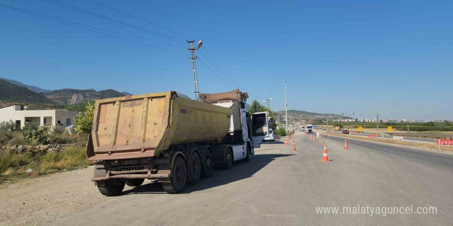 Tırla çarpışan motosikletin sürücüsü hayatını kaybetti