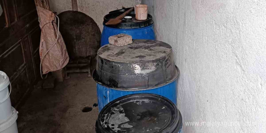 Tokat’ta bin 220 litre sahte içki ele geçirildi