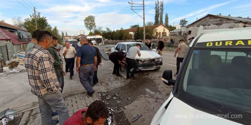 Tokat’ta kamyonetle otomobil kafa kafaya çarpıştı: 1 ölü