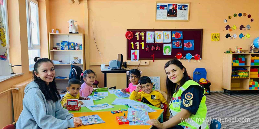 Tomarza’da öğrencilere trafik eğitimi verildi