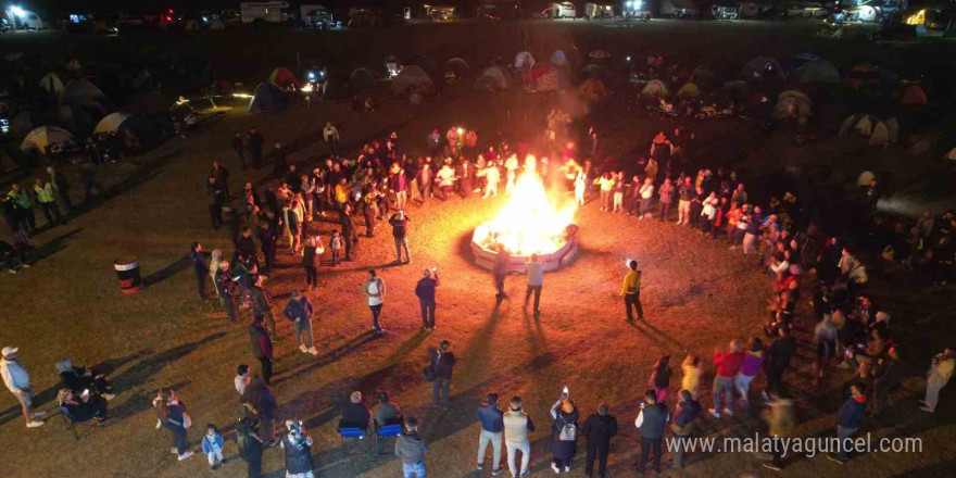 Tomarza’daki festivale yüzlerce doğasever katıldı