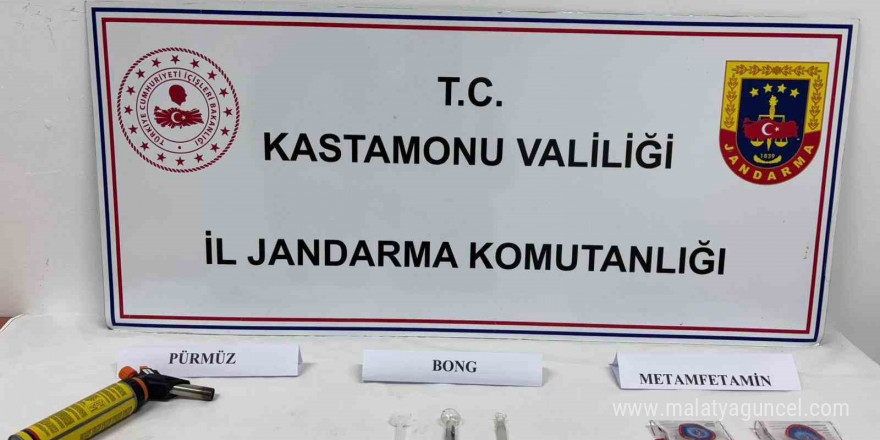 Toprağa gömdüğü uyuşturucuyu jandarmadan gizleyemedi: 1 tutuklama