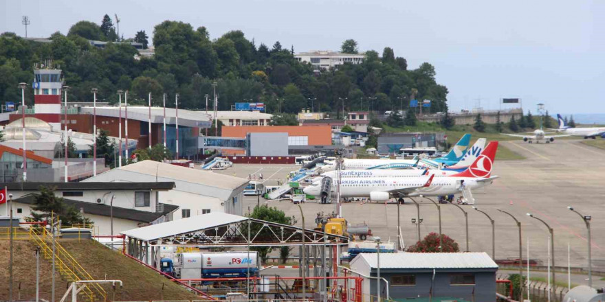 Trabzon Havalimanı’nda turizm sezonu yoğunluğu
