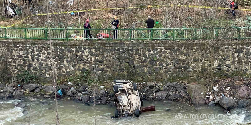 Trabzon’da otomobil dereye uçtu: 1 ölü