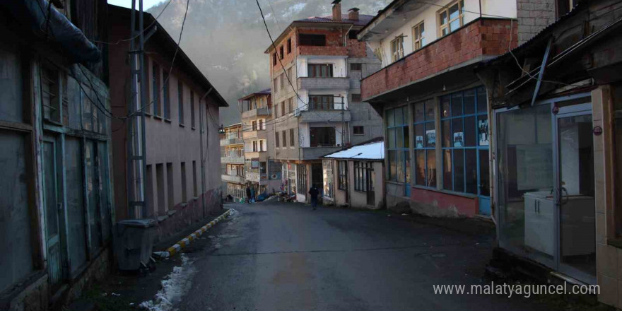 Trabzon’un bu mahallesinde örnek gelenek