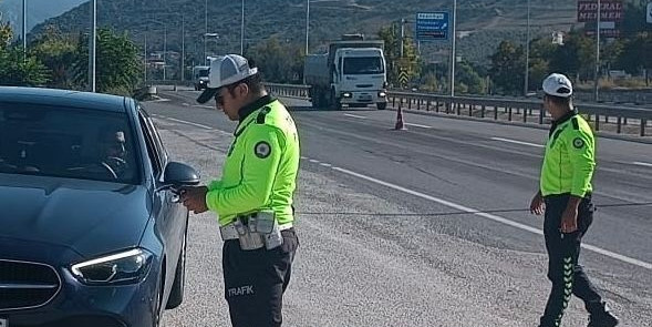 Trafik denetleme ekiplerinden ceza yağdı