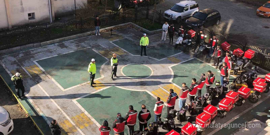 Trafik güvenliği için motokuryelere eğitim verildi