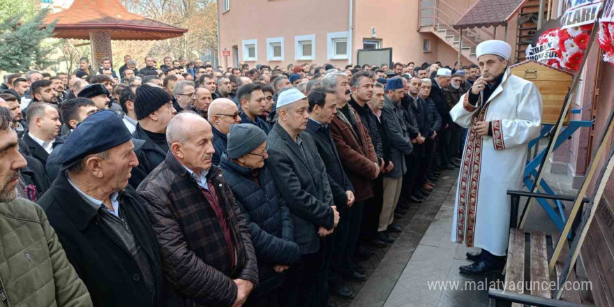 Trafik kazasında hayatını kaybeden genç toprağa verildi