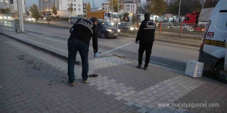 Trambüsten kopan kollektör küçük çocuğu hastanelik etti