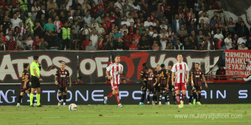 Trendyol Süper Lig: Antalyaspor: 0 - Galatasaray: 1 (Maç devam ediyor)