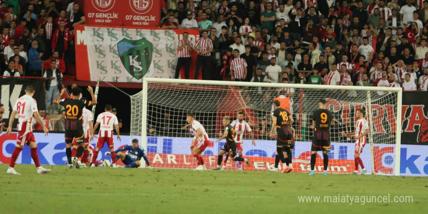 Trendyol Süper Lig: Antalyaspor: 0 - Galatasaray: 1 (İlk yarı)