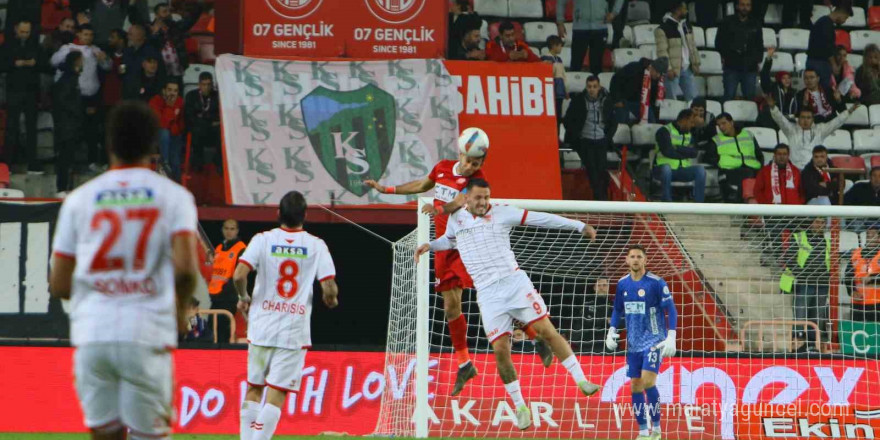 Trendyol Süper Lig: Antalyaspor: 2 - Sivasspor: 1 (Maç sonucu)