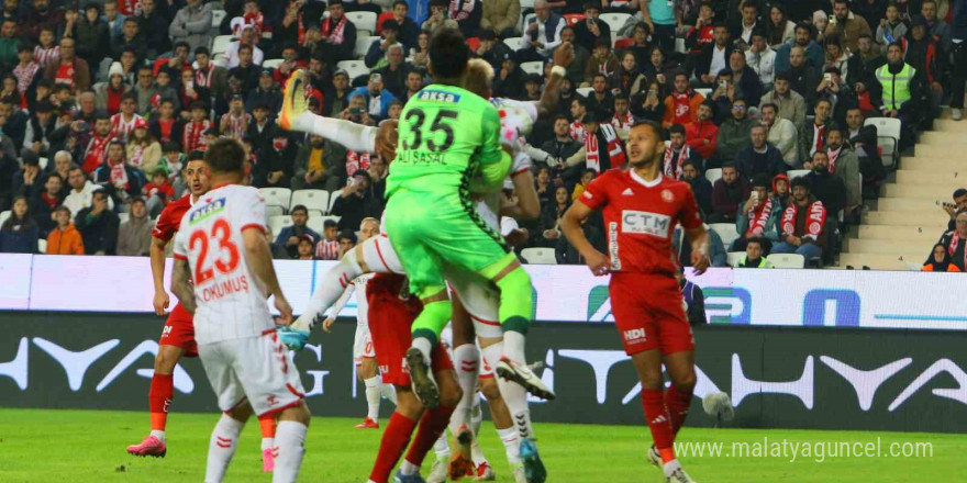 Trendyol Süper Lig: Antalyaspor: 2 - Sivasspor: 1 (Maç sonucu)